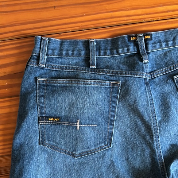 Men’s ARIAT JEANS - Picture 3 of 4